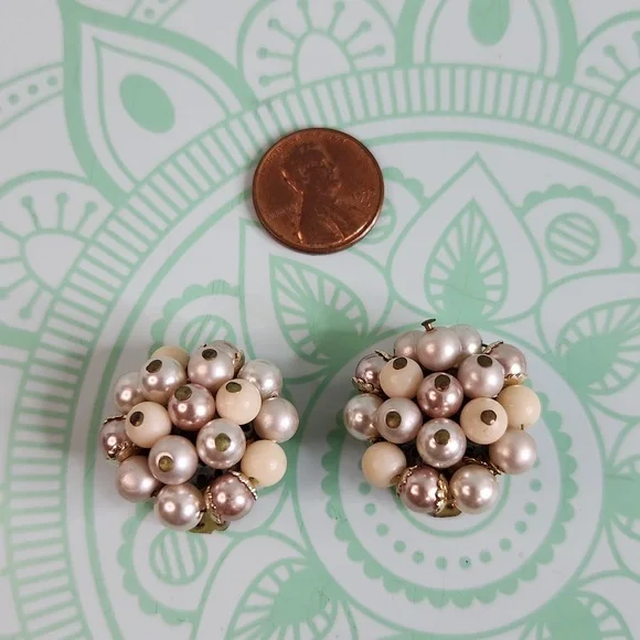 SOLD Vintage Signed Japan Clip-on Earrings - Picture 3 of 6